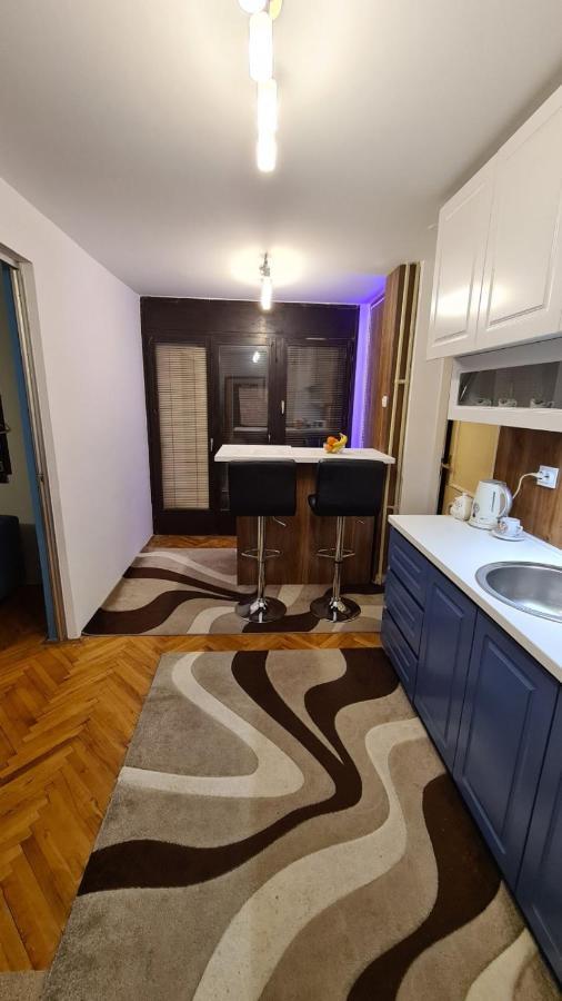 Kingston Apartment Пирот Екстериор снимка