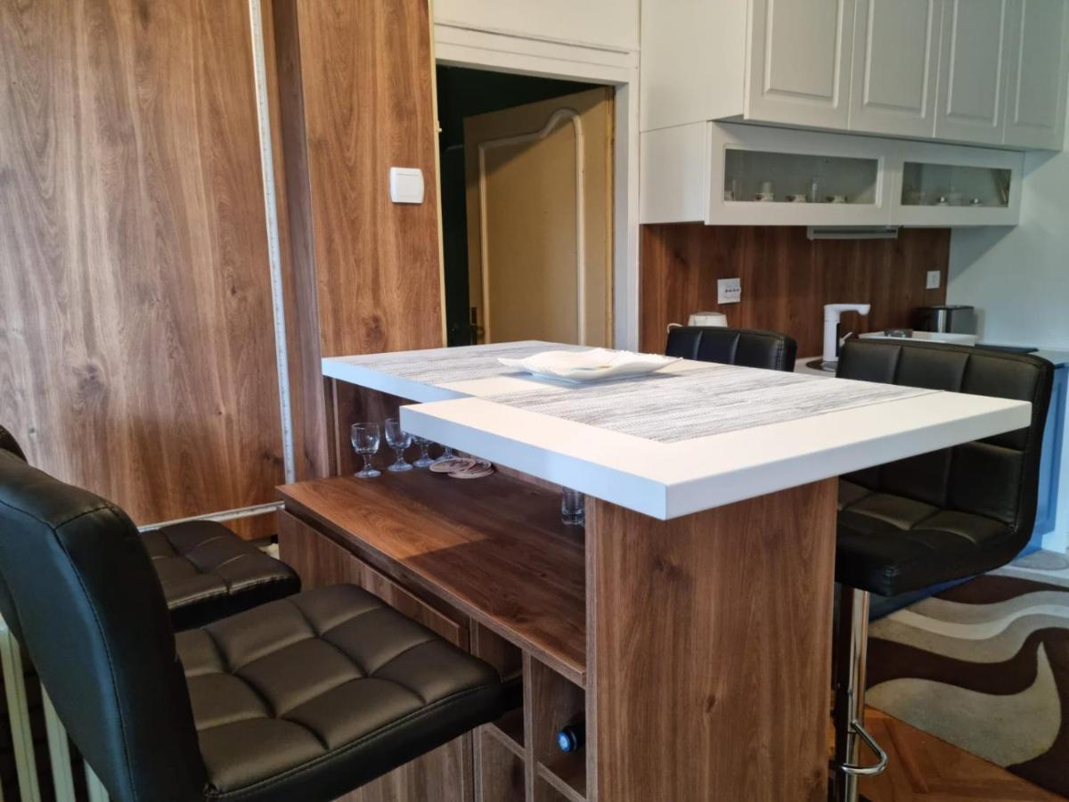 Kingston Apartment Пирот Екстериор снимка