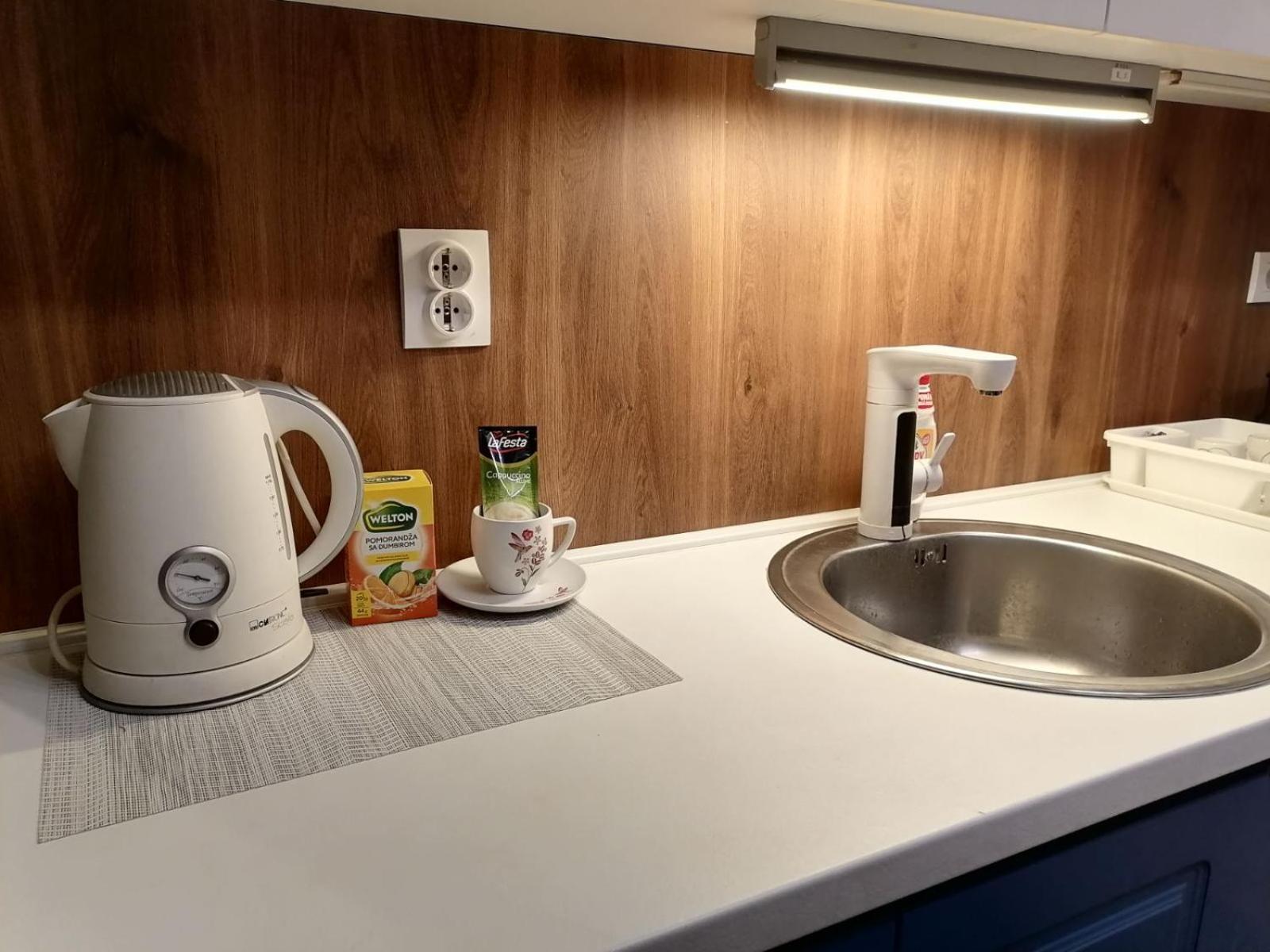 Kingston Apartment Пирот Екстериор снимка