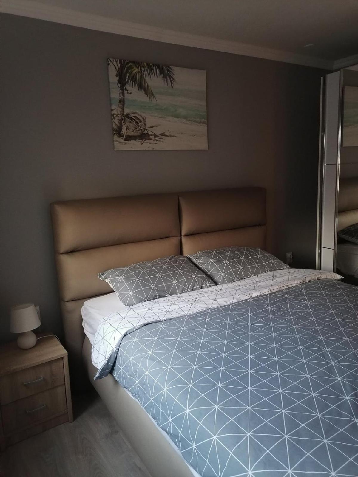 Kingston Apartment Пирот Екстериор снимка