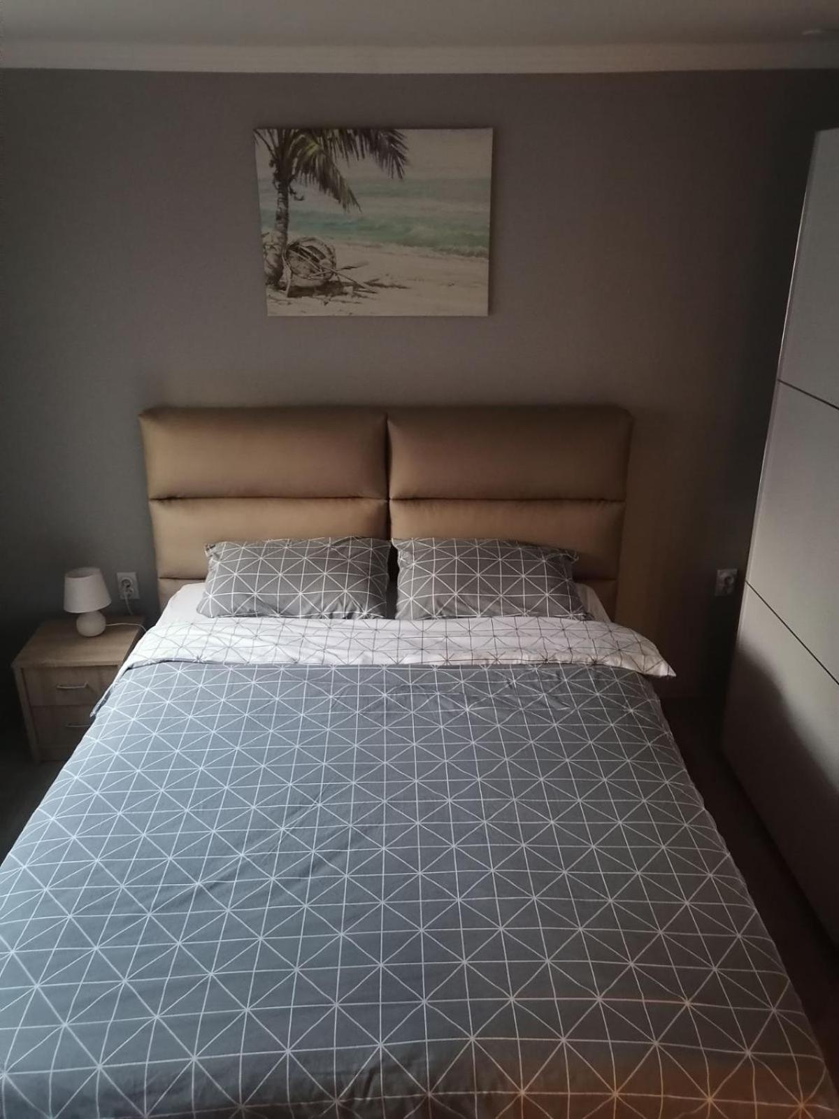 Kingston Apartment Пирот Екстериор снимка