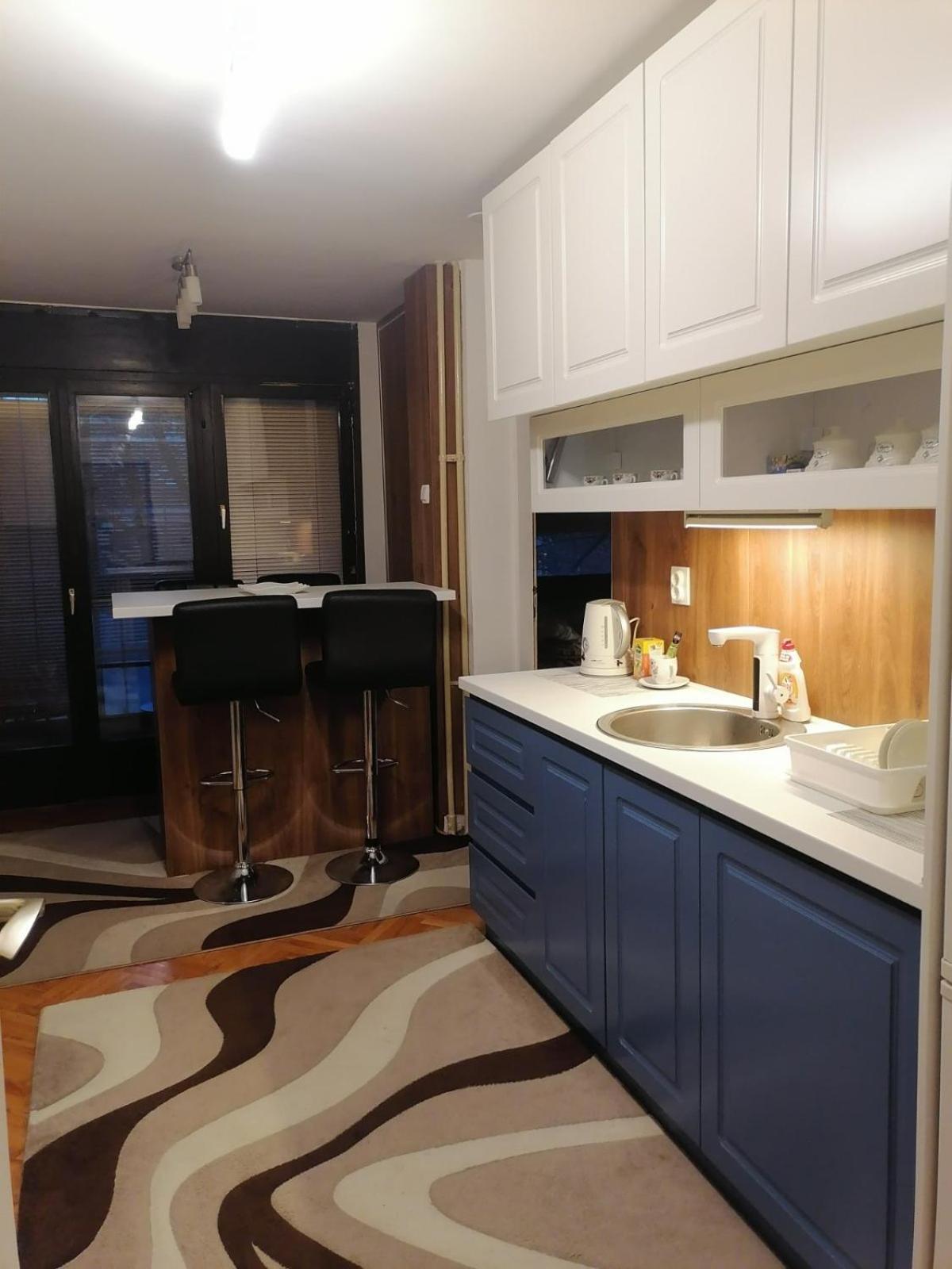 Kingston Apartment Пирот Екстериор снимка